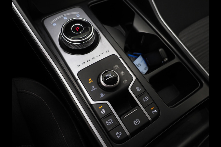 Kia Sorento 1.6 T-GDI Plug-in Hybrid 4WD | Adaptive Cruise | Trekhaak | Camera | Keyless | Dodehoek | Virtual | Carplay
