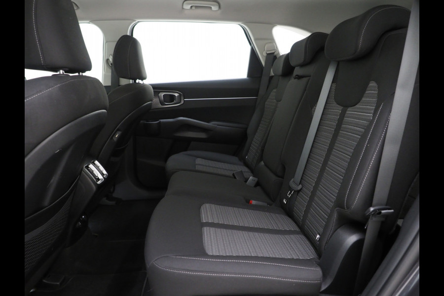 Kia Sorento 1.6 T-GDI Plug-in Hybrid 4WD | Adaptive Cruise | Trekhaak | Camera | Keyless | Dodehoek | Virtual | Carplay