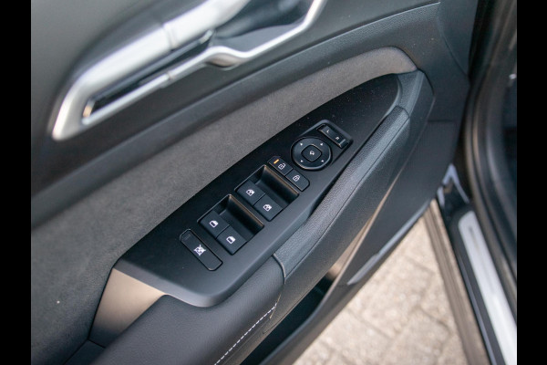 Kia Sportage 1.6 T-GDi Hybrid GT-Line | Schuifkanteldak | Stoel en stuurverwarming | PDC