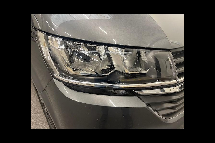 Volkswagen Transporter 2.0 TDI L2H1 28 Highline Automaat Airco Cruise Control Navi PDC V&A Trekhaak