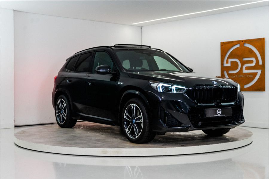 BMW X1 xDrive30e M-Sport 326PK | Pano | Harman/Kardon | HUD | Sfeer | Keyless | Massage VOL! 12 MND Garantie