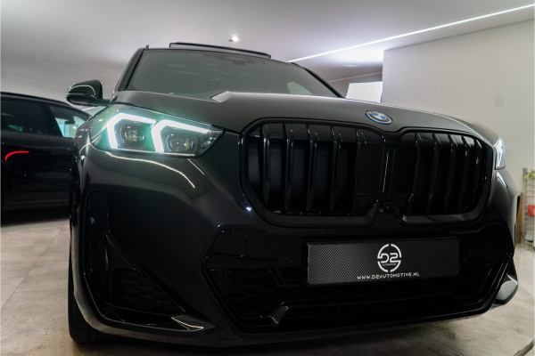 BMW X1 xDrive30e M-Sport 326PK | Pano | Harman/Kardon | HUD | Sfeer | Keyless | Massage VOL! 12 MND Garantie