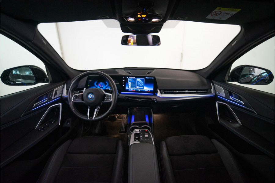 BMW X1 xDrive30e M-Sport 326PK | Pano | Harman/Kardon | HUD | Sfeer | Keyless | Massage VOL! 12 MND Garantie