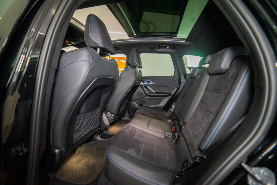 BMW X1 xDrive30e M-Sport 326PK | Pano | Harman/Kardon | HUD | Sfeer | Keyless | Massage VOL! 12 MND Garantie