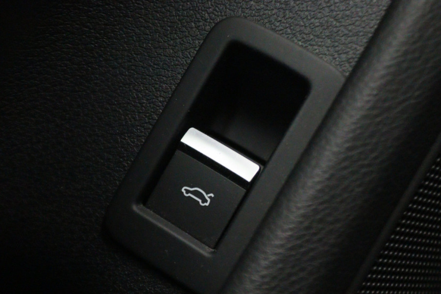 Audi A4 Avant 35 TFSI Sport S line edition 2x S-Line, LED, Navigatie, Climate, PDC, 18"