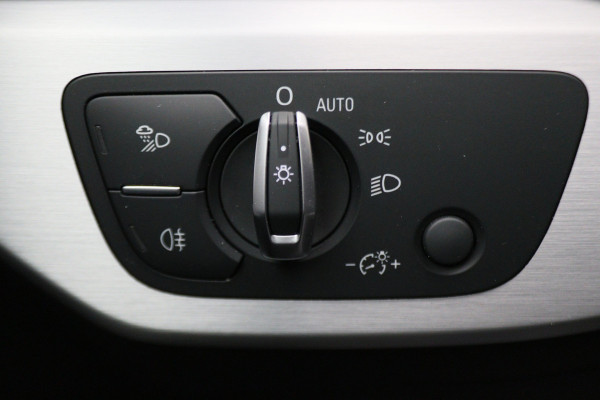 Audi A4 Avant 35 TFSI Sport S line edition 2x S-Line, LED, Navigatie, Climate, PDC, 18"