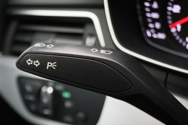 Audi A4 Avant 35 TFSI Sport S line edition 2x S-Line, LED, Navigatie, Climate, PDC, 18"