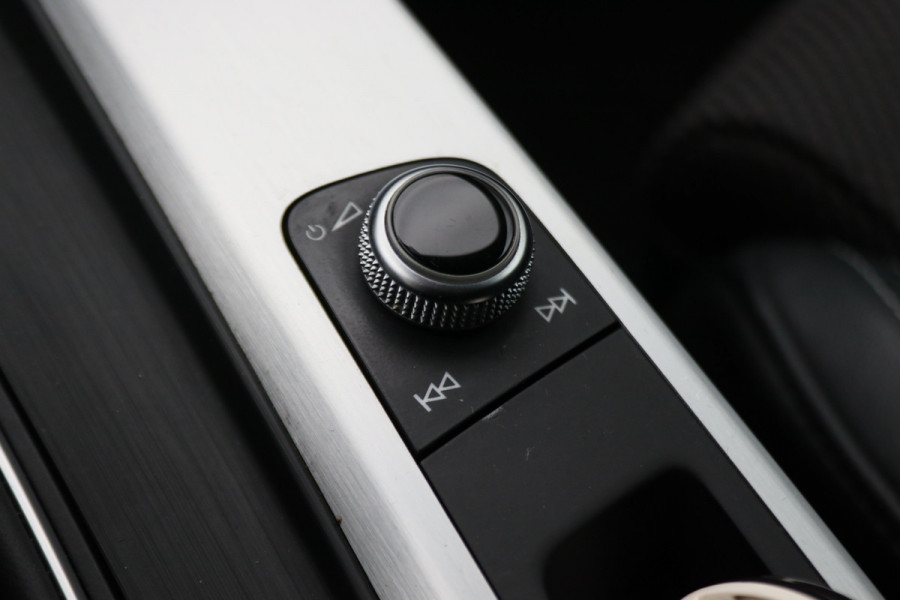 Audi A4 Avant 35 TFSI Sport S line edition 2x S-Line, LED, Navigatie, Climate, PDC, 18"