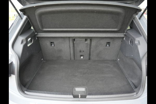 CUPRA Born Performance One 62 kWh SOH 93% | Apple Carplay/Android Auto | Stoel&stuur verwarmd |