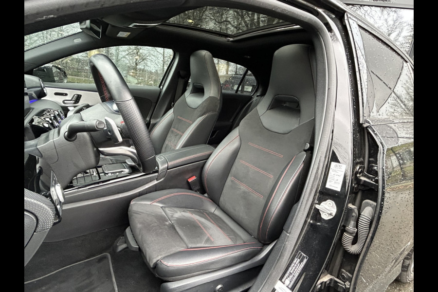 Mercedes-Benz A-Klasse 250e AMG // Panorama dak // Sfeerverlichting // Memory // MultiBeam LED // Advanced Audio // Keyless // 18" AMG Velgen // Widesc