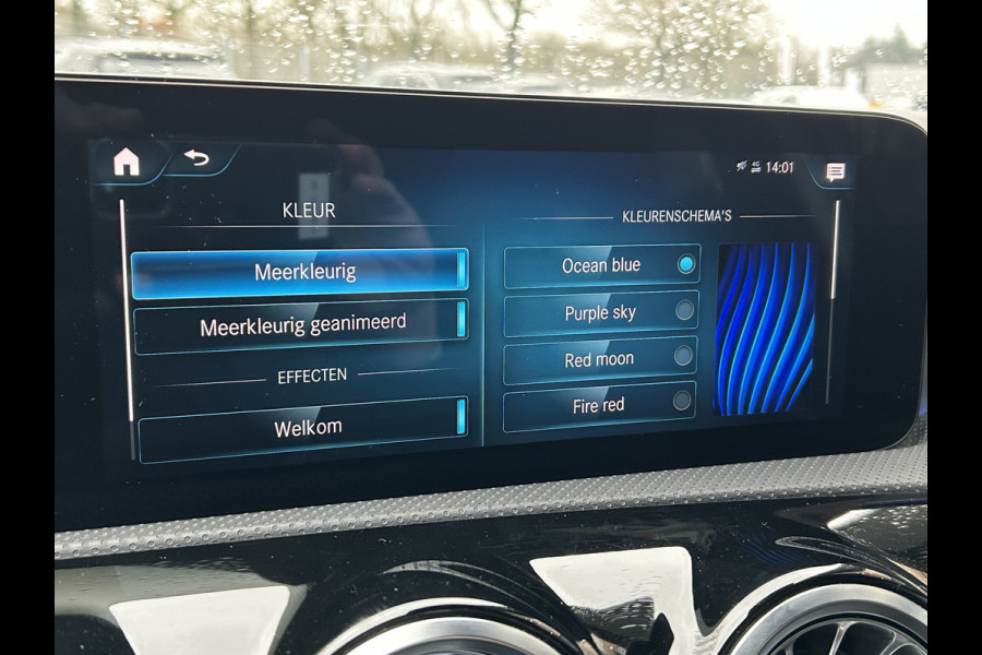 Mercedes-Benz A-Klasse 250e AMG // Panorama dak // Sfeerverlichting // Memory // MultiBeam LED // Advanced Audio // Keyless // 18" AMG Velgen // Widesc