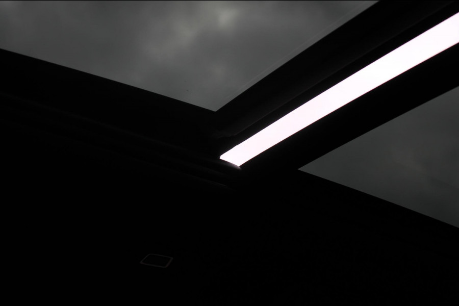 Volvo XC60 T8 455PK Automaat AWD Ultra Black Edition 360 graden camera / Head-up display / Panoramisch schuif-kanteldak / 21" lichtmetalen velgen / Extra getinte ramen vanaf de B-stijl