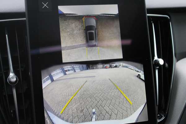 Volvo XC60 T8 455PK Automaat AWD Ultra Black Edition 360 graden camera / Head-up display / Panoramisch schuif-kanteldak / 21" lichtmetalen velgen / Extra getinte ramen vanaf de B-stijl