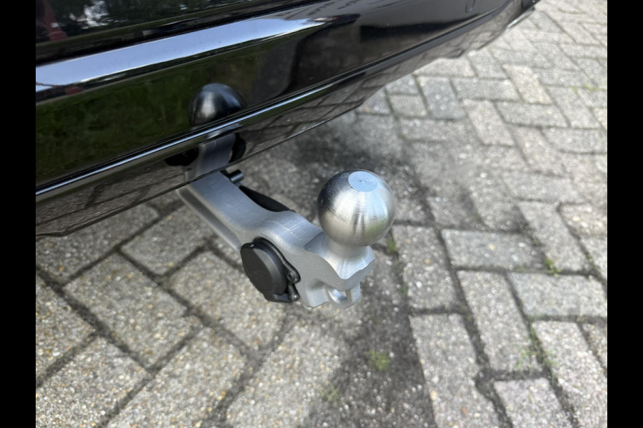 Ford Kuga 2.5 PHEV ST-Line X 243pk | Driver Assistance Pack | Black Package | Panoramadak | Winterpack | Adaptieve Matrix LED koplampen met Coast to Coast | Wegklapbare Trekhaak | AGR Stoelen