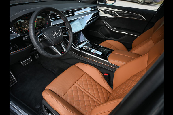 Audi A8 60 TFSI e quattro 463PK S-Line B&O Advanced | Head-Up Display | Achteras besturing | Panorama dak | Trekhaak | Soft-Close | Alcantara hemel bekleding | Carbon inleg | 360 Camera | Standkachel | Adaptive Cruise Control