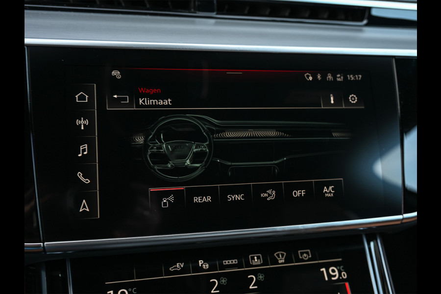 Audi A8 60 TFSI e quattro 463PK S-Line B&O Advanced | Head-Up Display | Achteras besturing | Panorama dak | Trekhaak | Soft-Close | Alcantara hemel bekleding | Carbon inleg | 360 Camera | Standkachel | Adaptive Cruise Control