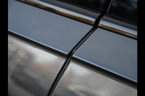 Audi A8 60 TFSI e quattro 463PK S-Line B&O Advanced | Head-Up Display | Achteras besturing | Panorama dak | Trekhaak | Soft-Close | Alcantara hemel bekleding | Carbon inleg | 360 Camera | Standkachel | Adaptive Cruise Control