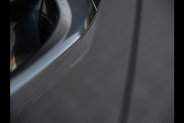 Audi A8 60 TFSI e quattro 463PK S-Line B&O Advanced | Head-Up Display | Achteras besturing | Panorama dak | Trekhaak | Soft-Close | Alcantara hemel bekleding | Carbon inleg | 360 Camera | Standkachel | Adaptive Cruise Control