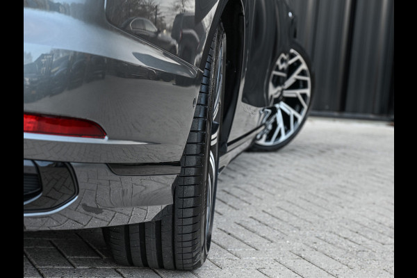 Audi A8 60 TFSI e quattro 463PK S-Line B&O Advanced | Head-Up Display | Achteras besturing | Panorama dak | Trekhaak | Soft-Close | Alcantara hemel bekleding | Carbon inleg | 360 Camera | Standkachel | Adaptive Cruise Control