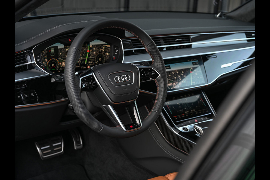 Audi A8 60 TFSI e quattro 463PK S-Line B&O Advanced | Head-Up Display | Achteras besturing | Panorama dak | Trekhaak | Soft-Close | Alcantara hemel bekleding | Carbon inleg | 360 Camera | Standkachel | Adaptive Cruise Control