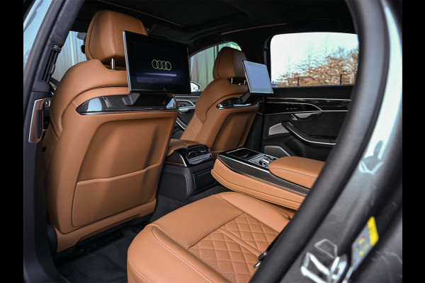 Audi A8 60 TFSI e quattro 463PK S-Line B&O Advanced | Head-Up Display | Achteras besturing | Panorama dak | Trekhaak | Soft-Close | Alcantara hemel bekleding | Carbon inleg | 360 Camera | Standkachel | Adaptive Cruise Control