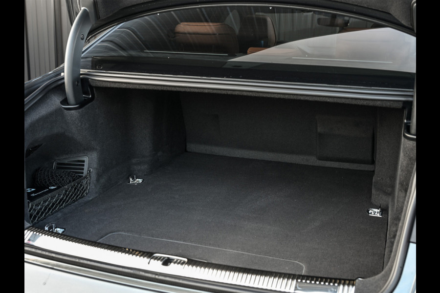 Audi A8 60 TFSI e quattro 463PK S-Line B&O Advanced | Head-Up Display | Achteras besturing | Panorama dak | Trekhaak | Soft-Close | Alcantara hemel bekleding | Carbon inleg | 360 Camera | Standkachel | Adaptive Cruise Control