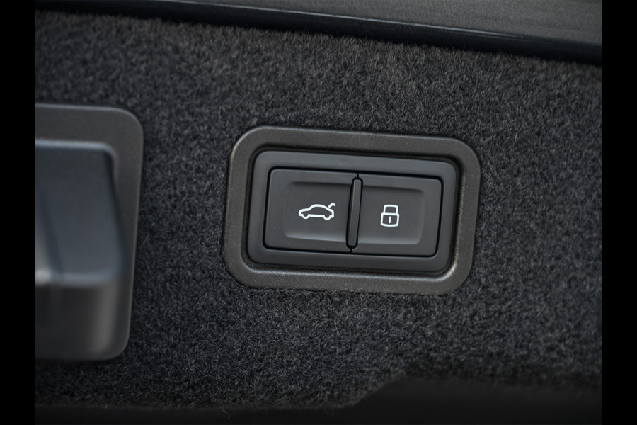 Audi A8 60 TFSI e quattro 463PK S-Line B&O Advanced | Head-Up Display | Achteras besturing | Panorama dak | Trekhaak | Soft-Close | Alcantara hemel bekleding | Carbon inleg | 360 Camera | Standkachel | Adaptive Cruise Control