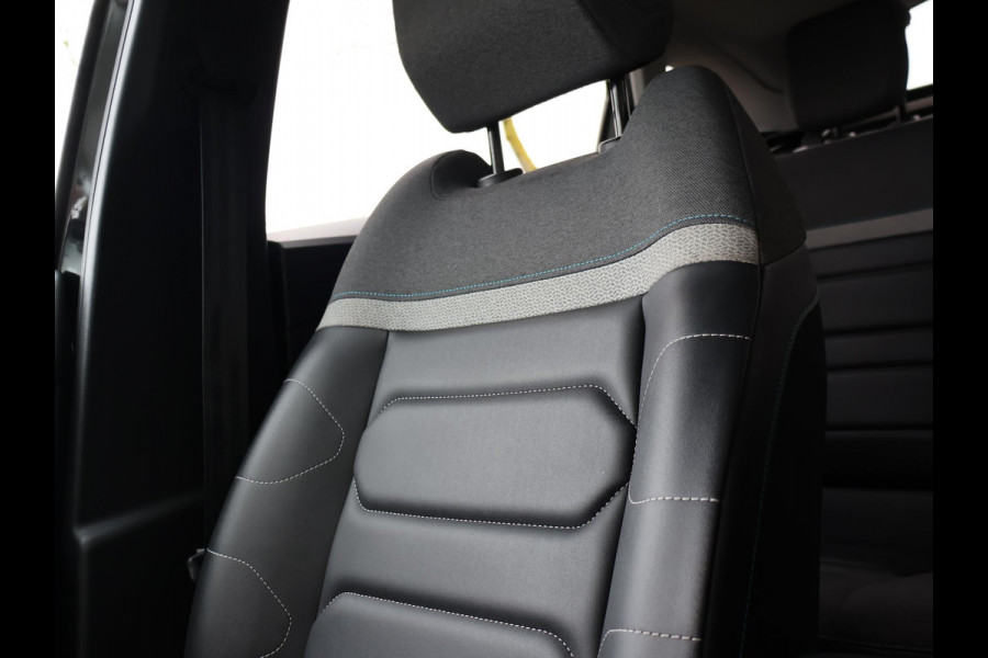 Citroën C4 1.2 SHINE AUT. *NIEUWE DBRIEM* + ADAPTIVE CRUISE | HEAD-UP | CAMERA | DAB | 18 INCH | CARPLAY