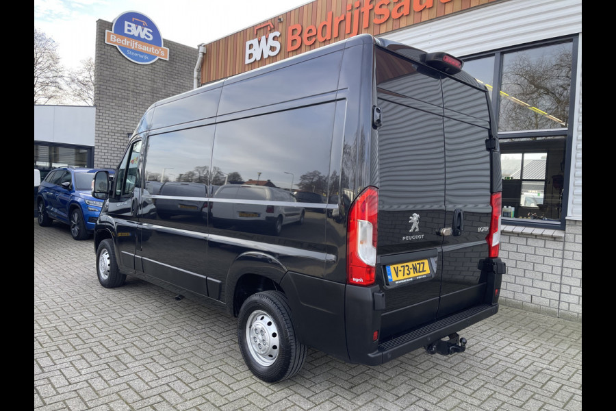 Peugeot Boxer 335 2.2 BlueHDi 165pk L2H2 Premium / vaste prijs rijklaar € 16.950 ex btw / lease vanaf € 285 / airco / cruise / navigatie / euro 6 / bpm vrij / trekhaak 2500 kg !