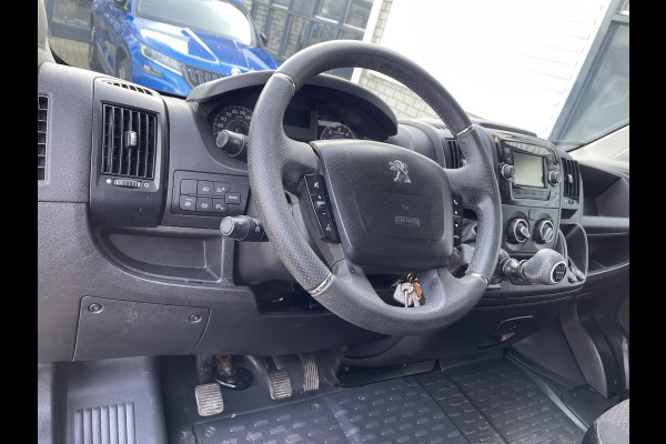 Peugeot Boxer 335 2.2 BlueHDi 165pk L2H2 Premium / vaste prijs rijklaar € 16.950 ex btw / lease vanaf € 285 / airco / cruise / navigatie / euro 6 / bpm vrij / trekhaak 2500 kg !