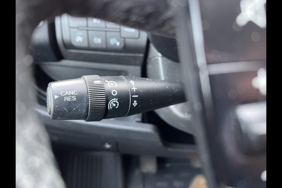 Peugeot Boxer 335 2.2 BlueHDi 165pk L2H2 Premium / vaste prijs rijklaar € 16.950 ex btw / lease vanaf € 285 / airco / cruise / navigatie / euro 6 / bpm vrij / trekhaak 2500 kg !