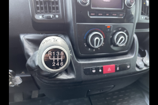 Peugeot Boxer 335 2.2 BlueHDi 165pk L2H2 Premium / vaste prijs rijklaar € 16.950 ex btw / lease vanaf € 285 / airco / cruise / navigatie / euro 6 / bpm vrij / trekhaak 2500 kg !