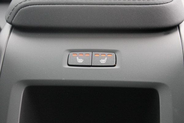 Volvo XC60 T8 455PK Automaat AWD Ultra Black Edition 360 graden camera / Head-up display / Panoramisch schuif-kanteldak / 21" lichtmetalen velgen / Extra getinte ramen vanaf de B-stijl