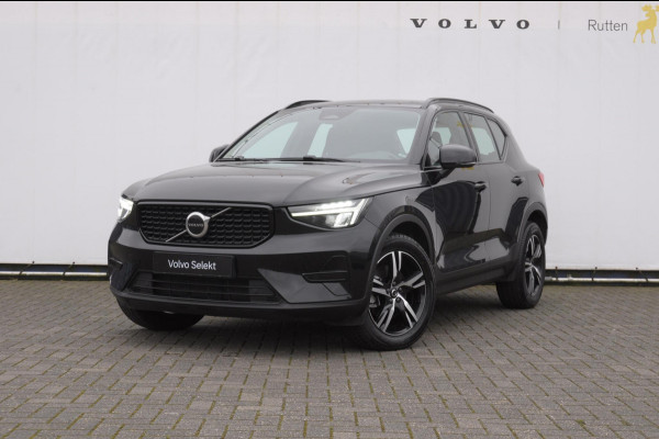 Volvo XC40 B3 177PK Automaat Plus Dark / Elektrische stoelen met geheugen / Keyless entry / Elektrische achterklep / Harman Kardon audio / Parkeersensoren met camera / stoel - en stuurwielverwarming /