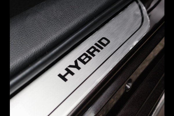 Toyota Corolla Touring Sports 1.8 HYBRID DYNAMIC + ADAPTIVE CRUISE | STOELVERW. | CAMERA | LED