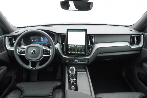 Volvo XC60 T6 350PK Automaat AWD Ultra Black Edition stoelmassage - en ventilatie / Adaptieve cruise control / Harman Kardon / BLIS / Panoramadak / Apple carplay / Parkeersensoren met 360 camera / Elektrisch bedienbare achterklep / Elektrisch verstelbare voorstoelen met geheugen / Stoel en stuurwielverwarming / 21” velgen / Getinte ramen vanaf de B-stijl