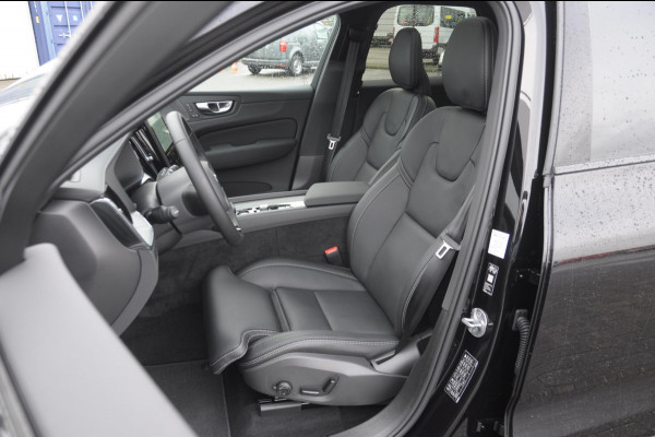 Volvo XC60 T6 350PK Automaat AWD Ultra Black Edition stoelmassage - en ventilatie / Adaptieve cruise control / Harman Kardon / BLIS / Panoramadak / Apple carplay / Parkeersensoren met 360 camera / Elektrisch bedienbare achterklep / Elektrisch verstelbare voorstoelen met geheugen / Stoel en stuurwielverwarming / 21” velgen / Getinte ramen vanaf de B-stijl
