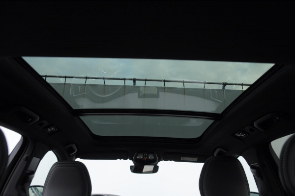 Volvo XC60 T6 350PK Automaat AWD Ultra Black Edition stoelmassage - en ventilatie / Adaptieve cruise control / Harman Kardon / BLIS / Panoramadak / Apple carplay / Parkeersensoren met 360 camera / Elektrisch bedienbare achterklep / Elektrisch verstelbare voorstoelen met geheugen / Stoel en stuurwielverwarming / 21” velgen / Getinte ramen vanaf de B-stijl