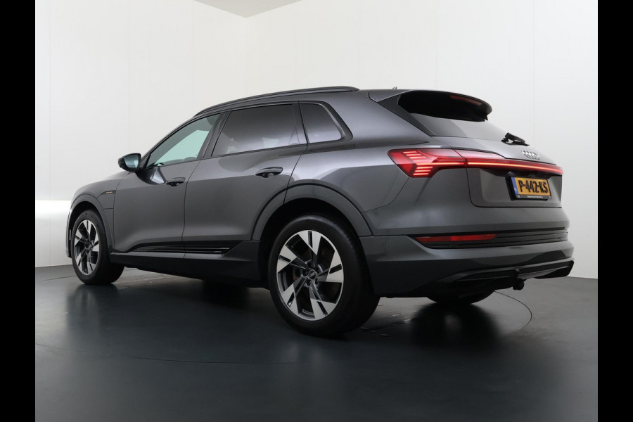 Audi e-tron 55 quattro S edition 95 kWh S-LINE BINNEN & BUITEN | SOH 94% | ORIG. NL AUTO | CAMERA | ELEK. KOFFERBAK | ADAPTIEVE CRUISE CONTROL | STOELVERWARMING | MEMORY SEATS |AFN. TREKHAAK | AUDI DEALER ONDERHOUDEN | RIJKLAAR + 12 MND BOVAG GARANTIE