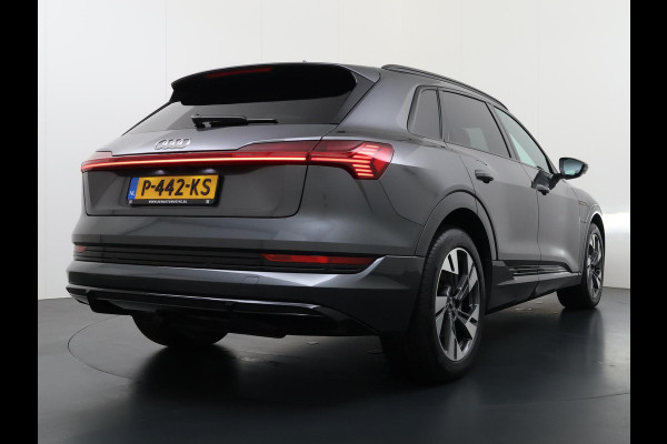 Audi e-tron 55 quattro S edition 95 kWh S-LINE BINNEN & BUITEN | SOH 94% | ORIG. NL AUTO | CAMERA | ELEK. KOFFERBAK | ADAPTIEVE CRUISE CONTROL | STOELVERWARMING | MEMORY SEATS |AFN. TREKHAAK | AUDI DEALER ONDERHOUDEN | RIJKLAAR + 12 MND BOVAG GARANTIE
