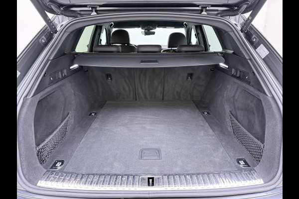 Audi e-tron 55 quattro S edition 95 kWh S-LINE BINNEN & BUITEN | SOH 94% | ORIG. NL AUTO | CAMERA | ELEK. KOFFERBAK | ADAPTIEVE CRUISE CONTROL | STOELVERWARMING | MEMORY SEATS |AFN. TREKHAAK | AUDI DEALER ONDERHOUDEN | RIJKLAAR + 12 MND BOVAG GARANTIE