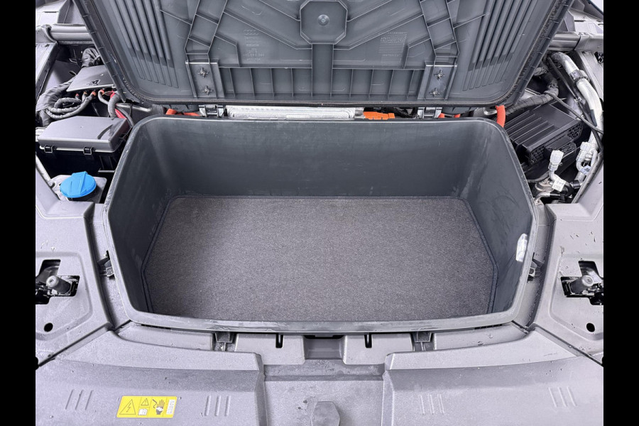 Audi e-tron 55 quattro S edition 95 kWh S-LINE BINNEN & BUITEN | SOH 94% | ORIG. NL AUTO | CAMERA | ELEK. KOFFERBAK | ADAPTIEVE CRUISE CONTROL | STOELVERWARMING | MEMORY SEATS |AFN. TREKHAAK | AUDI DEALER ONDERHOUDEN | RIJKLAAR + 12 MND BOVAG GARANTIE