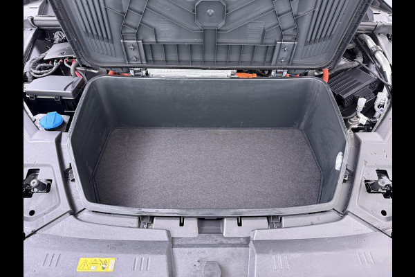 Audi e-tron 55 quattro S edition 95 kWh S-LINE BINNEN & BUITEN | SOH 94% | ORIG. NL AUTO | CAMERA | ELEK. KOFFERBAK | ADAPTIEVE CRUISE CONTROL | STOELVERWARMING | MEMORY SEATS |AFN. TREKHAAK | AUDI DEALER ONDERHOUDEN | RIJKLAAR + 12 MND BOVAG GARANTIE