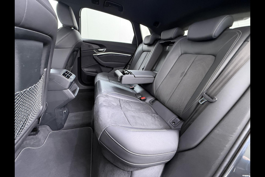 Audi e-tron 55 quattro S edition 95 kWh S-LINE BINNEN & BUITEN | SOH 94% | ORIG. NL AUTO | CAMERA | ELEK. KOFFERBAK | ADAPTIEVE CRUISE CONTROL | STOELVERWARMING | MEMORY SEATS |AFN. TREKHAAK | AUDI DEALER ONDERHOUDEN | RIJKLAAR + 12 MND BOVAG GARANTIE