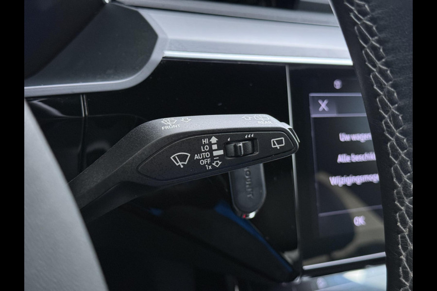 Audi e-tron 55 quattro S edition 95 kWh S-LINE BINNEN & BUITEN | SOH 94% | ORIG. NL AUTO | CAMERA | ELEK. KOFFERBAK | ADAPTIEVE CRUISE CONTROL | STOELVERWARMING | MEMORY SEATS |AFN. TREKHAAK | AUDI DEALER ONDERHOUDEN | RIJKLAAR + 12 MND BOVAG GARANTIE