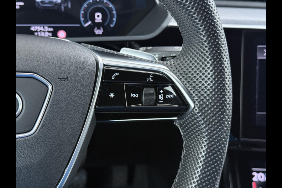 Audi e-tron 55 quattro S edition 95 kWh S-LINE BINNEN & BUITEN | SOH 94% | ORIG. NL AUTO | CAMERA | ELEK. KOFFERBAK | ADAPTIEVE CRUISE CONTROL | STOELVERWARMING | MEMORY SEATS |AFN. TREKHAAK | AUDI DEALER ONDERHOUDEN | RIJKLAAR + 12 MND BOVAG GARANTIE