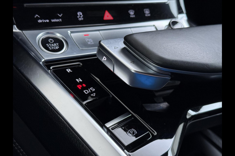 Audi e-tron 55 quattro S edition 95 kWh S-LINE BINNEN & BUITEN | SOH 94% | ORIG. NL AUTO | CAMERA | ELEK. KOFFERBAK | ADAPTIEVE CRUISE CONTROL | STOELVERWARMING | MEMORY SEATS |AFN. TREKHAAK | AUDI DEALER ONDERHOUDEN | RIJKLAAR + 12 MND BOVAG GARANTIE
