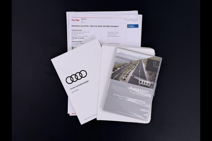 Audi e-tron 55 quattro S edition 95 kWh S-LINE BINNEN & BUITEN | SOH 94% | ORIG. NL AUTO | CAMERA | ELEK. KOFFERBAK | ADAPTIEVE CRUISE CONTROL | STOELVERWARMING | MEMORY SEATS |AFN. TREKHAAK | AUDI DEALER ONDERHOUDEN | RIJKLAAR + 12 MND BOVAG GARANTIE