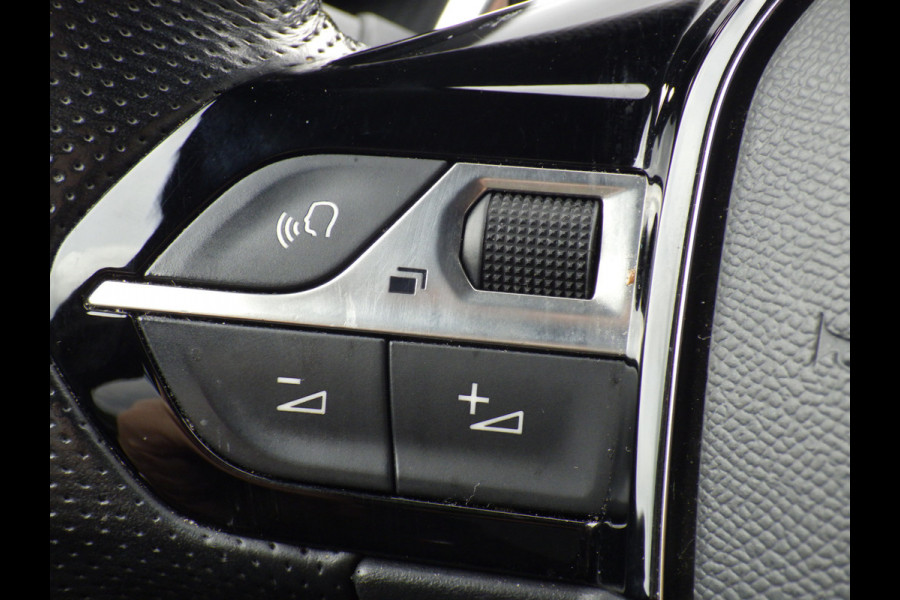 Peugeot 2008 1.2 PureTech GT Automaat, Cruise, Camera, Navi, Compleet!