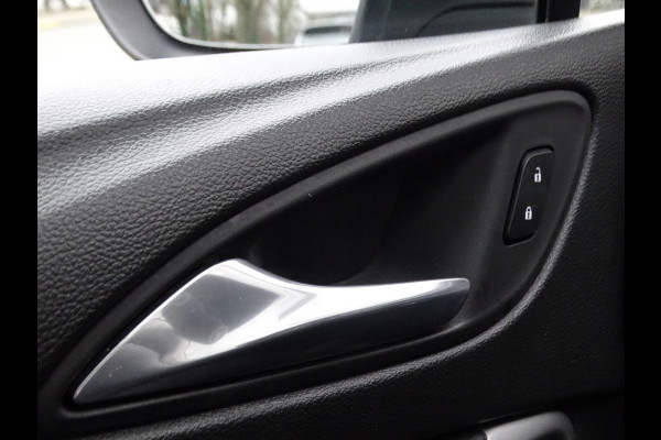 Opel Astra 1.2 Business Edition, Cruise Control, Camera, Navi, NL/NAP!